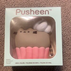 Pusheen Pink Cupcake Vinyl Figure